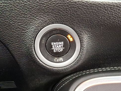 Used 2020 Dodge Challenger SXT RWD image 23