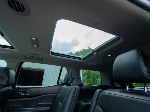 Used 2018 GMC Acadia SLT AWD/4WD image 22