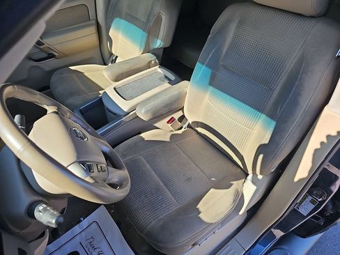 Used 2013 Nissan Titan SV w/ SV Premium Utility Pkg image 18