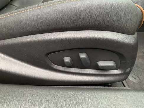 Used 2018 Chevrolet Impala Premier w/ Premier Convenience Package FWD image 18