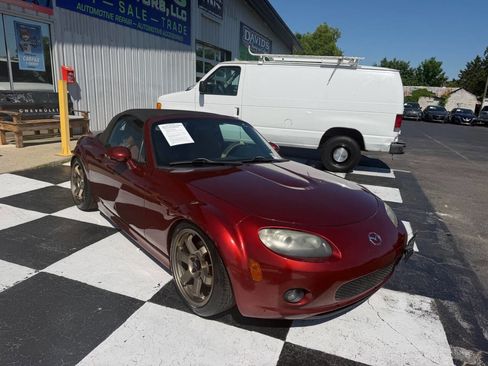 Used 2007 MAZDA MX-5 Miata Grand Touring w/ Premium Pkg RWD image 4