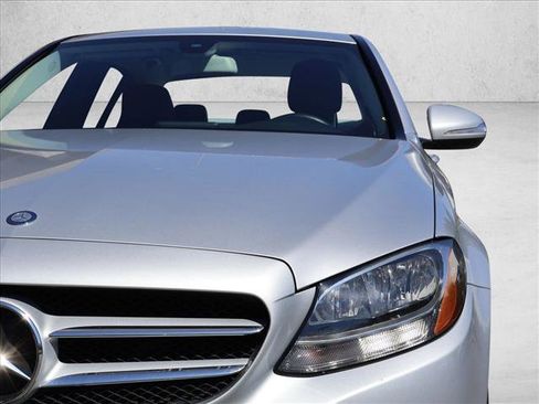 Used 2015 Mercedes-Benz C 300 4MATIC Sedan image 2