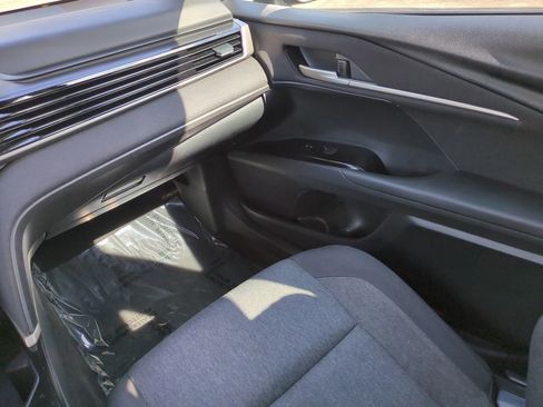 Used 2025 Toyota Camry LE image 16