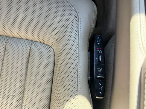 Used 2012 Mercedes-Benz CLS 550 4MATIC image 24