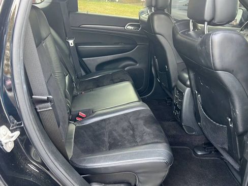 Used 2017 Jeep Grand Cherokee Altitude AWD/4WD image 21