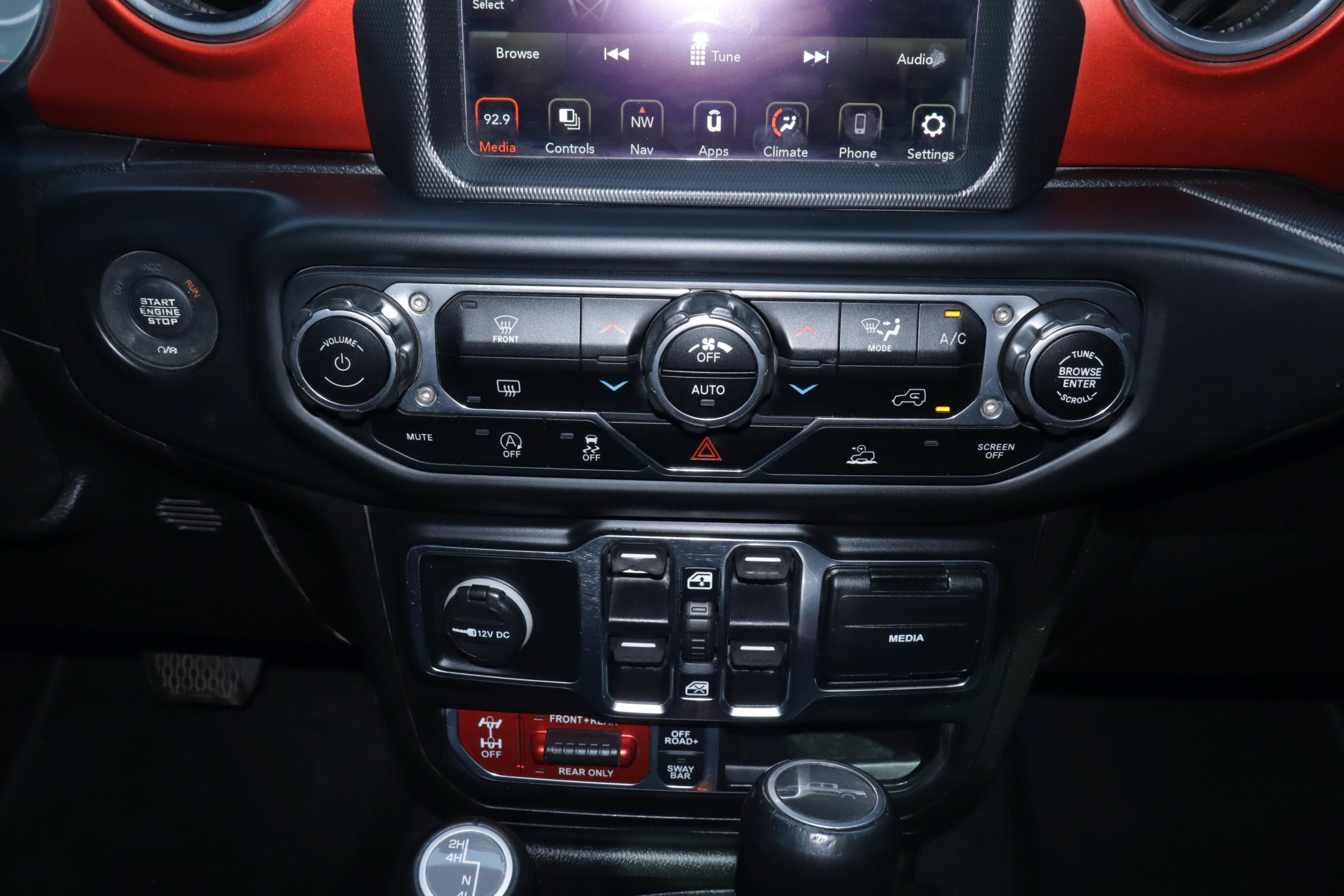 Used 2020 Jeep Gladiator Rubicon AWD/4WD image 16
