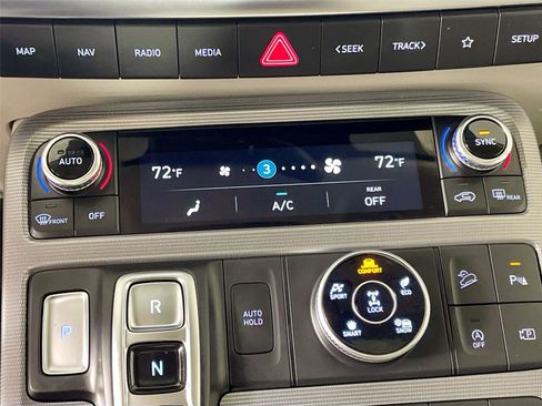 Used 2024 Hyundai Palisade Calligraphy image 9