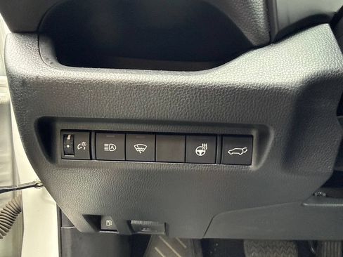 Used 2022 Toyota RAV4 SE w/ Convenience Package AWD/4WD image 18
