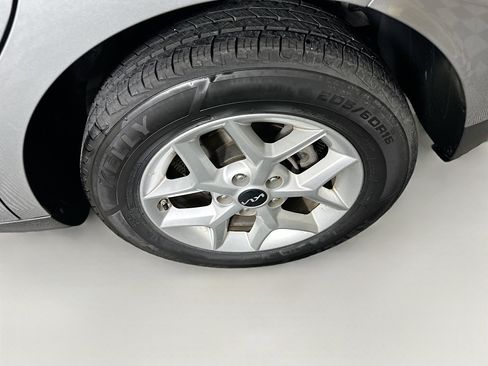 Used 2025 Kia Soul LX w/ LX Technology Package image 11