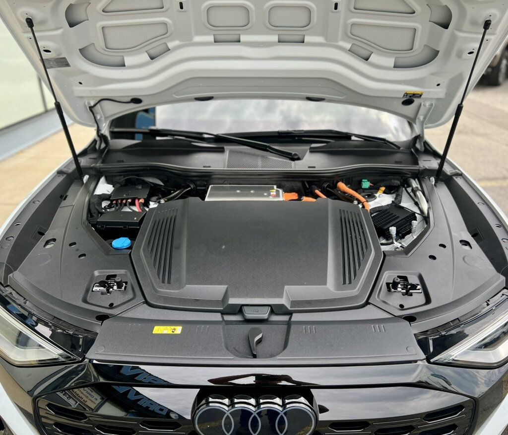 Used 2024 Audi Q8 e-tron Prestige w/ Prestige Package AWD/4WD image 11