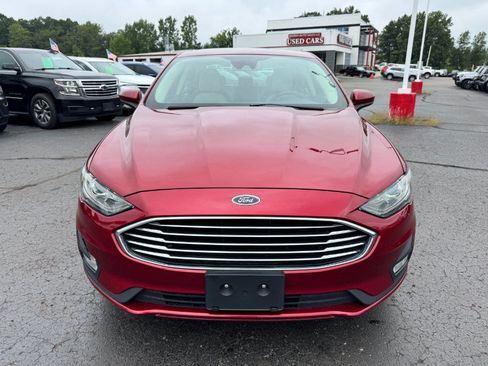 Used 2019 Ford Fusion SE w/ Equipment Group 151A FWD image 8