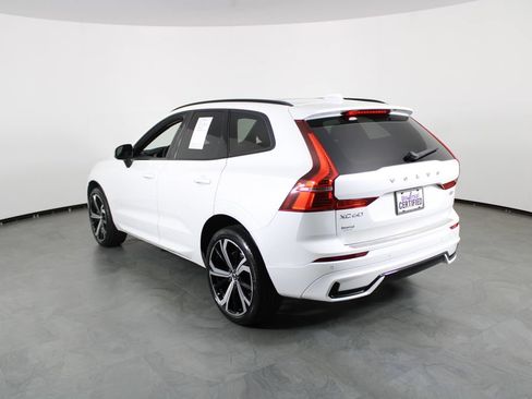 Used 2022 Volvo XC60 B5 R-Design w/ Protection Package Premier FWD image 14