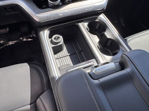 New 2026 Ford Expedition Platinum w/ Driver's Package image 23