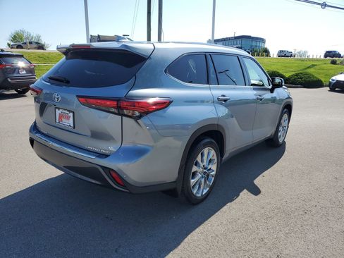 Certified 2020 Toyota Highlander Limited AWD/4WD image 4