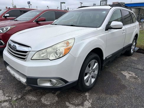 Used 2011 Subaru Outback 2.5i Limited AWD/4WD image 2