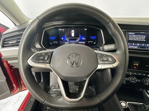 Used 2022 Volkswagen Jetta SE image 11