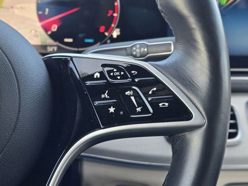 Used 2025 Mercedes-Benz GLS 450 4MATIC image 31