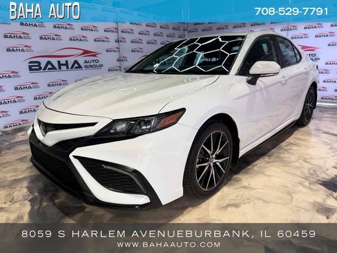 Used 2023 Toyota Camry SE FWD image 1