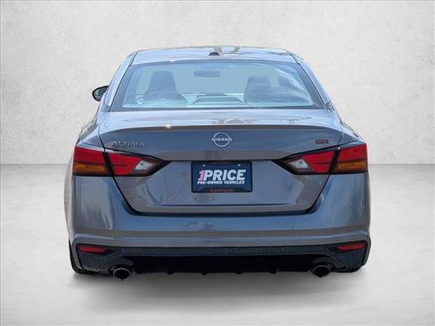 Used 2024 Nissan Altima 2.5 SR FWD image 7