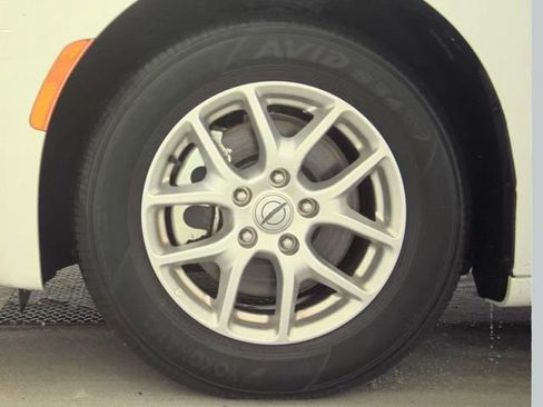 Used 2023 Chrysler Voyager LX image 19