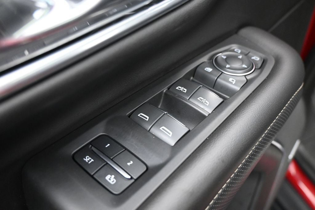 Used 2021 Chevrolet Tahoe Premier w/ Premium Package RWD image 17