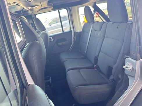 Used 2019 Jeep Wrangler Unlimited Sport S AWD/4WD image 25