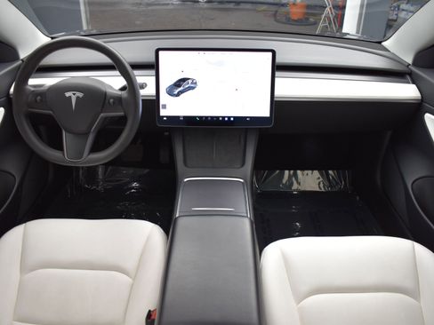 Used 2021 Tesla Model 3 Long Range image 14