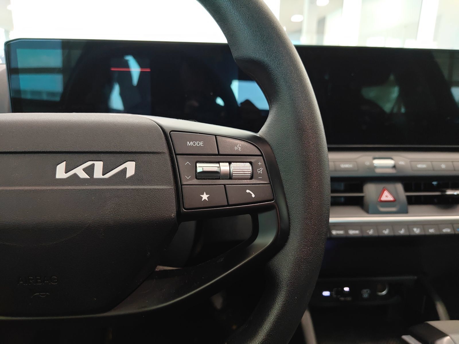 Used 2025 Kia K4 FWD image 9