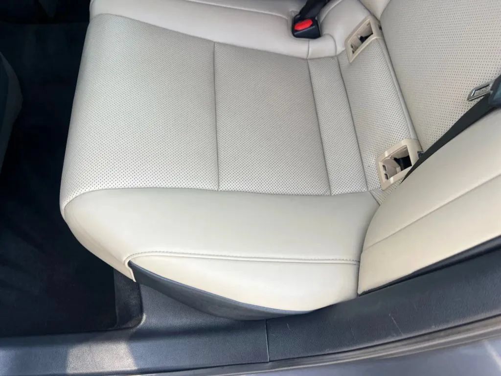 Used 2019 Lexus ES 350 w/ Premium Package FWD image 23
