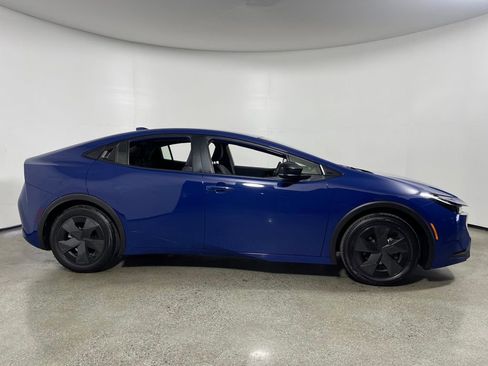 Certified 2025 Toyota Prius LE image 2