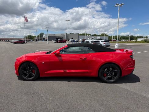 Used 2021 Chevrolet Camaro SS RWD image 9