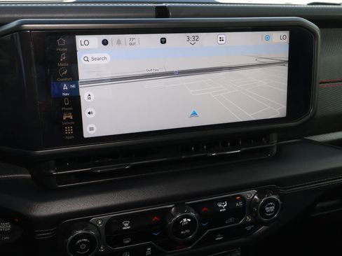 Used 2024 Jeep Wrangler Unlimited Rubicon w/ Technology Group image 31