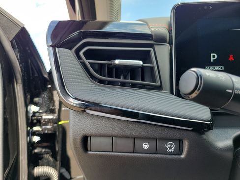 New 2025 Nissan Kicks SR image 21