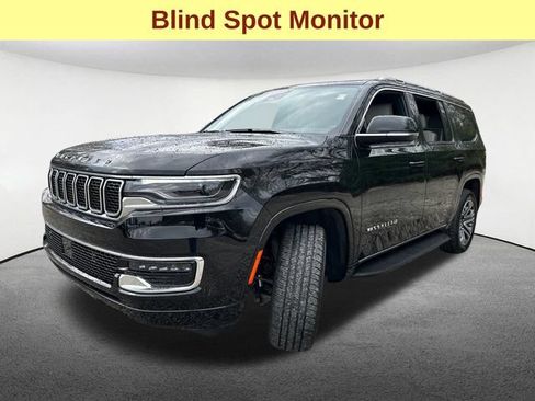 Used 2025 Jeep Wagoneer 4WD image 5