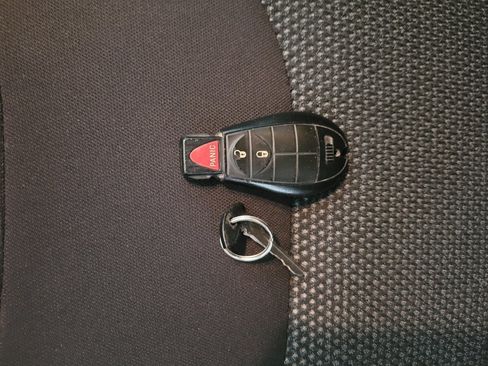 Used 2020 Jeep Cherokee Latitude image 32