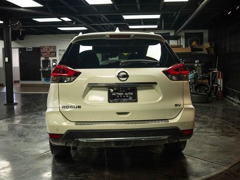 Used 2020 Nissan Rogue SV w/ Premium Package FWD image 6