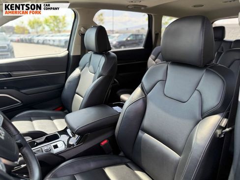 Used 2025 Kia Telluride S AWD/4WD image 34