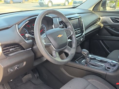 Certified 2021 Chevrolet Traverse LS FWD image 14