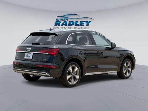 Used 2023 Audi Q5 2.0T Premium Plus w/ Premium Plus Package AWD/4WD image 2
