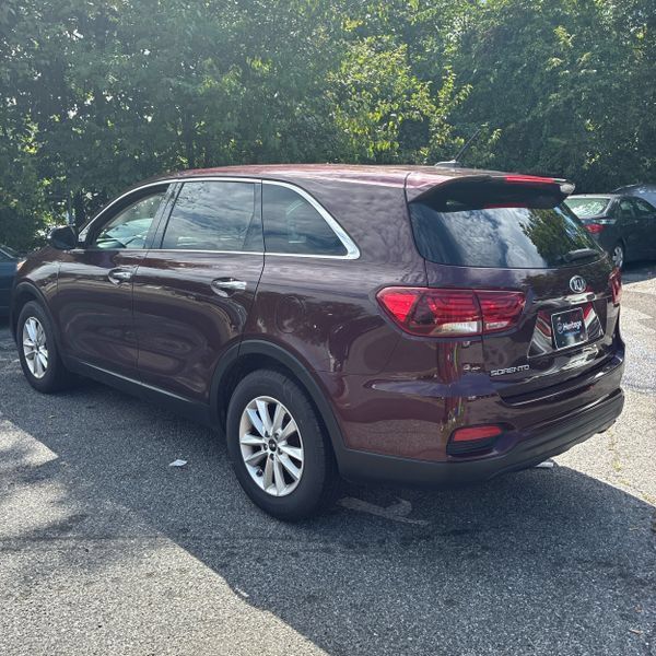 Used 2019 Kia Sorento FWD V6 image 11