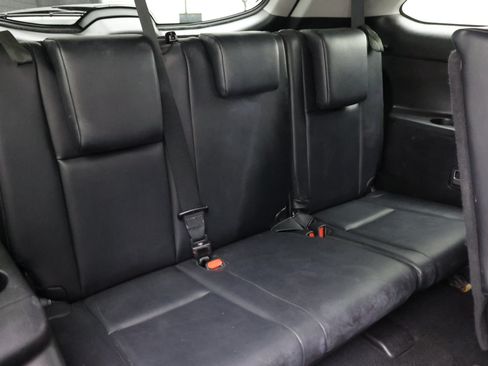 Used 2019 Toyota Highlander XLE AWD/4WD image 43