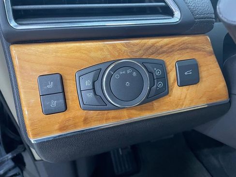 Used 2011 Lincoln MKX AWD w/ 102A Rapid Spec Order Code image 27