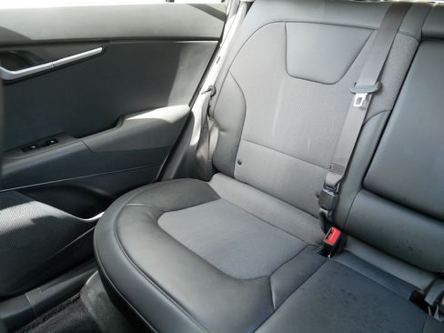 Certified 2024 Kia Niro Wind w/ Wind Preserve Package FWD image 12
