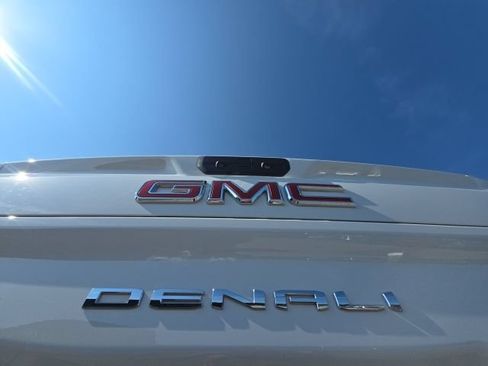 Used 2025 GMC Sierra 2500 Denali AWD/4WD image 10