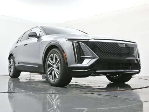 New 2025 Cadillac Lyriq Luxury image 22