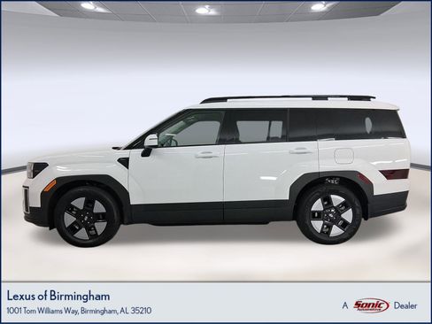 Used 2025 Hyundai Santa Fe SEL image 1