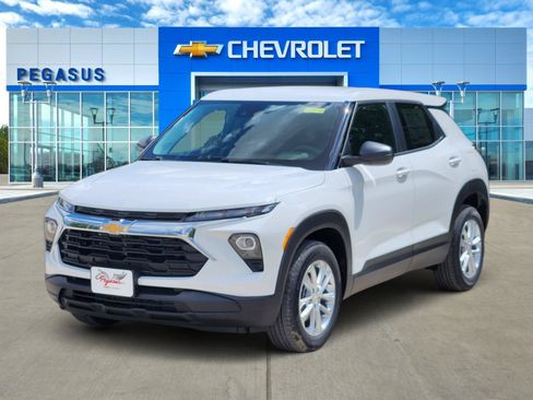New 2026 Chevrolet TrailBlazer LS w/ LS Convenience Package FWD image 2