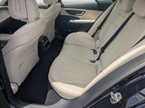 Used 2026 Mercedes-Benz E 350 4MATIC Sedan image 17