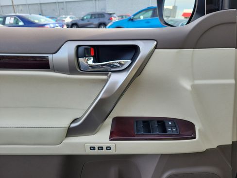 Used 2015 Lexus GX 460 image 17