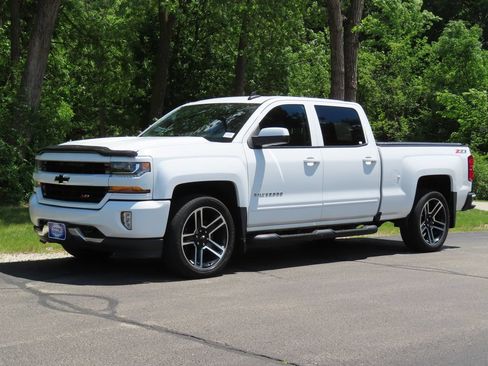 Used 2017 Chevrolet Silverado 1500 LT w/ LPO, Black Pack AWD/4WD image 23